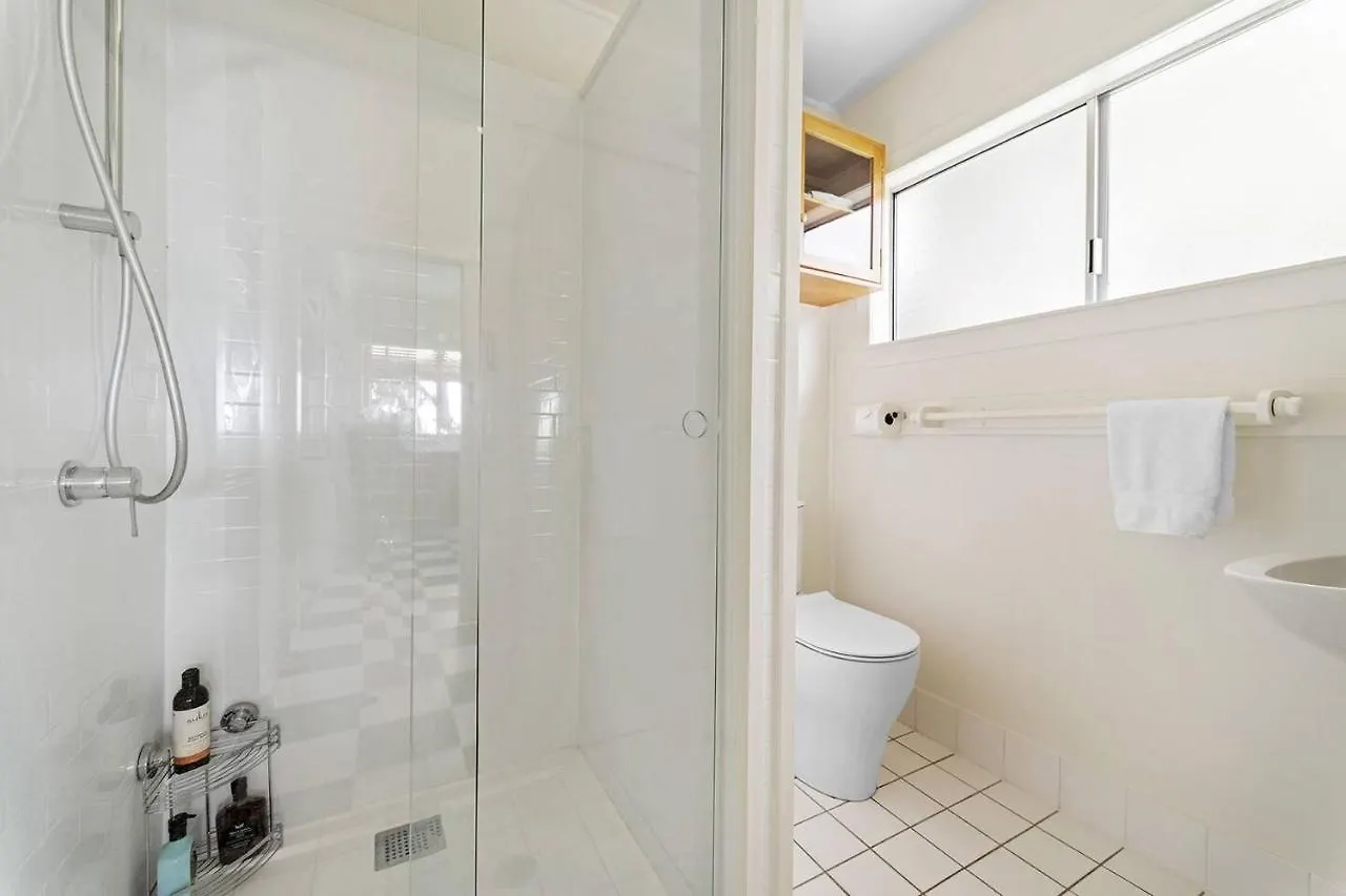 Fuller Holidays - Belongil Beachside Cottage Byron Bay 0*,  Australien